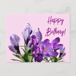 Postal Feliz cumpleaños, cruces púrpuras, las flores son 