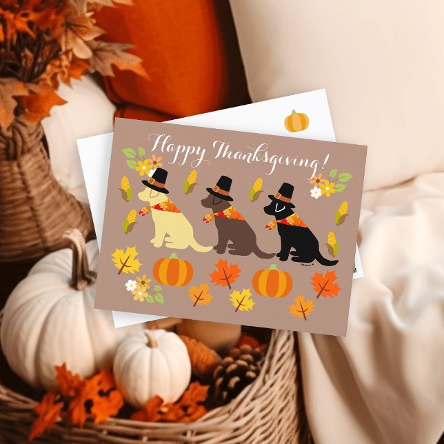 Postal Feliz Día de Acción de Gracias Silueta de Labrador (Happy Thanksgiving Labrador Silhouette Design Postcard for Labrador Owners.  Autumn colors.)