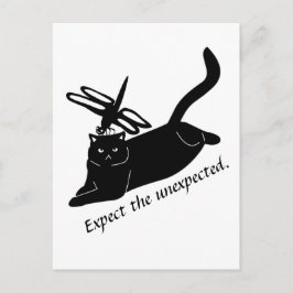 Postal Feliz Dragonfly, un gato enojado espera lo inesper