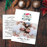 Postal Feliz Navidad Stocking Family Photo Año Nuevo<br><div class="desc">Difunde alegría por las vacaciones con esta divertida postal que muestra tu foto horizontal acentuada con un Navidad de mano. El reverso muestra espacio para una nota de vacaciones con tipo o para borrar y dejar espacio para escribir a mano. También agrega tu dirección de retorno. Divertido y moderno pero...</div>