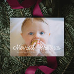 Postal Feriados de la familia Retro de Navidades más herm<br><div class="desc">Una tipografía moderna para esta colección de tarjetas fotográficas. Para personalizar con tu foto familiar favorita. También puede cambiar fácilmente el color del tipo de letra a su gusto.</div>
