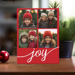 Postal Festiva 4.ᵉʳ guión de joya moderna en Instagram<br><div class="desc">Usa 4 fotos cuadradas para hacer una tarjeta de fotos única y moderna de Navidad. El fondo es un rojo brillante y alegre con el gran guión JOY. Si necesita mover algo,  haga clic en el botón personalizar para realizar cambios.</div>