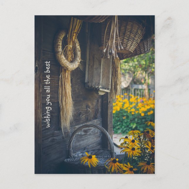 Postal Festiva Acogedora casa de campo con flores amarillas (Anverso)