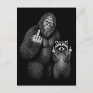 Postal Festiva Bigfoot y mapache dedo medio