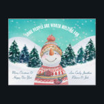 Postal Festiva Bosque De Snowman Para Algunas Personas Vale La Pe<br><div class="desc">Una bella escena navideña con un agradable sentimiento para enviar a tu familia y amigos esta temporada de vacaciones, con este ilustracion acuarela de un encantador muñeco de nieve sonriente en un gorra invernal y suéter de Navidades, en un bosque nevado. Curvidos sobre el muñeco de nieve es la tipografía...</div>