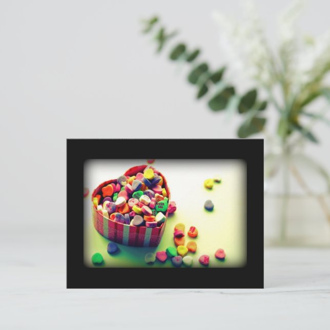 Postal Festiva Candy Heart Box de San Valentín (Anverso de pie)