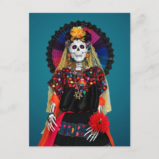 Postal Festiva Catrina elegante en traje tradicional mexicano (Anverso)