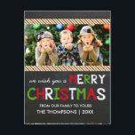 Postal Festiva Chalkboard Merry Christmas Photo Greet Card<br><div class="desc">¡Difundan alegría por las vacaciones y agreguen su propia foto y mensaje personal a esta divertida y brillante tarjeta de felicitación con fotos en pizarra!</div>
