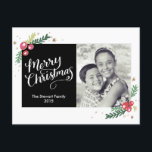 Postal Festiva Colección de follaje festivo<br><div class="desc">Añada un toque festivo adicional a sus saludos de vacaciones de este año con esta postal de 1 foto,  con caligrafía con letras a mano y follaje dibujado a mano. Disponible en varios colores.</div>
