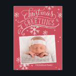 Postal Festiva Colección de saludos de Chalkboard<br><div class="desc">Esta elegante y moda tarjeta postal de vacaciones cuenta con ilustraciones con papel a mano y copos de nieve sobre un fondo rojo festivo. Agregue su dirección de retorno a la parte posterior y un mensaje de personalizado.</div>