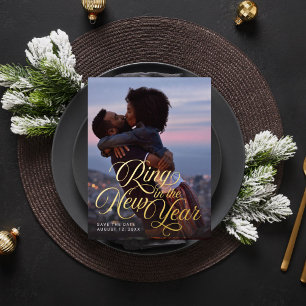 Postal Festiva Con Relieve Metalizado Anillo en Año Nuevo Foto Guardar la fecha