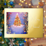 Postal Festiva Con Relieve Metalizado Árbol de Navidad bajo la nieve con oro<br><div class="desc">Un bello árbol de Navidad decorado bajo la nieve rodeado de oro feliz. Un ilustracion lindo con Relieve metalizado de oro real para una Feliz Navidad!</div>
