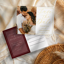 Postal Festiva Con Relieve Metalizado Boda Chic Burgundy & Gold Foto Guardar la Fecha