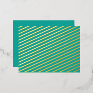 Postal Festiva Con Relieve Metalizado Elevar el diseño con un fondo verde