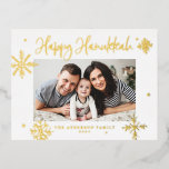 Postal Festiva Con Relieve Metalizado Espectaculares copas de nieve Happy Hanukkah Photo<br><div class="desc">¡Feliz Hanukkah! Envíe cálidos deseos a la familia y amigo con esta postal de Hanukkah, Relieve metalizado de oro. Cuenta con copos de nieve extravagantes y caligrafía moderna. Personalice esta foto con la postal de Hanukkah añadiendo sus propios detalles. Esta postal de Hanukkah con copos de nieve está disponible en...</div>