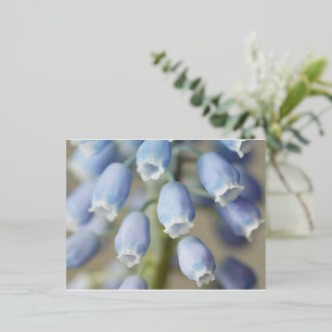 Postal Festiva Con Relieve Metalizado Flores Hyacinth de uva