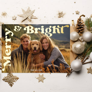 Postal Festiva Con Relieve Metalizado Foto con tipografía retro de Navidad alegre y bril