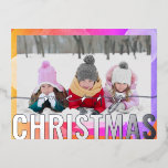 Postal Festiva Con Relieve Metalizado Fotos navideñas merry Copas de agua abstractas mod<br><div class="desc">Fotos navideñas Fotos modernas Resumen Navidades de Relieve metalizado plateado acuarela postales presenta tu foto favorita en un fondo moderno de color agua abstracto con un sobrepeso de escritura de caligrafía de Relieve metalizado plateado "Feliz Navidad". Personalice editando el texto en el reverso. Diseñado por ©Evco Studio www.zazzle.com/store/evcostudio</div>