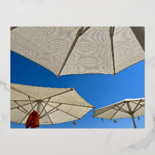 Postal Festiva Con Relieve Metalizado Las sombrillas del Beach Club