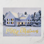 Postal Festiva Con Relieve Metalizado Merry Christmas Real Estate Company Winter Gold<br><div class="desc">Esta hermosa postal personalizado inmobiliaria de Relieve metalizado dorado es perfecta para una empresa de la propiedad inmobiliaria situada al norte. La preciosa nieve blanca bordea los árboles y la casa en esta fotografía de invierno. Un inquilino puede mantener la Feliz Navidad en escritura de oro o personalizar con sus...</div>