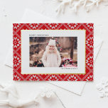 Postal Festiva Con Relieve Metalizado Navidades de fotografía del patrón de Knit de invi<br><div class="desc">Envíe sus cálidos deseos de vacaciones envueltos en un diseño acogedor y festivo con esta tarjeta postal de Navidades de Relieve metalizado dorado, con un encantador fondo de patrón de cuchillos Fair Isle. El diseño es muy complejo y evoca la sensación de confort de la calidez de invierno y la...</div>