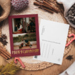 Postal Festiva Con Relieve Metalizado Navidades simples foto vertical roja 3 | Oro<br><div class="desc">Esta simple foto vertical roja 3 de los Navidades | La postal de vacaciones de Relieve metalizado dorado es perfecta para su moderno saludo de Navidades de lujo. El tipo de letra festivo informal pero clásico está hecho con Relieve metalizado real prensado de oro premium, lo que permite un brillante...</div>
