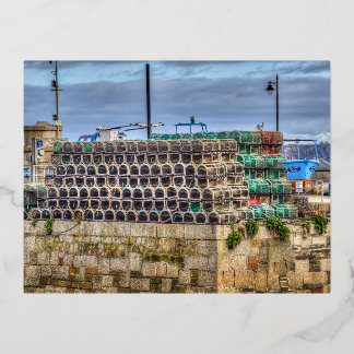 Postal Festiva Con Relieve Metalizado Obras de bogavante del puerto de Newquay