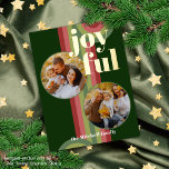 Postal Festiva Con Relieve Metalizado Personalizado Retro Resumen Olas de arte Patrón de<br><div class="desc">Navidades clásicos contemporáneos tarjeta de bienvenida de temporada navideña con un patrón abstracto de color verde claro y oscuro, rosa y rojo con Relieve metalizado oro real JOYFUL texto de deseo. Con espacio para personalizar o personalización con dos fotos y nombre de familia (o nombres individuales) en la parte delantera,...</div>