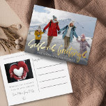 Postal Festiva Con Relieve Metalizado Relieve metalizado dorado y foto de Seasons Greeti<br><div class="desc">Tarjeta de bienvenida moderna y sencilla para Navidades, con elegante texto de 'Seasons Greetings' en lujoso Relieve metalizado de oro real. Personaliza con una foto en el frente y otra al revés. Añada su mensaje personalizado, nombre de familia o deseos de vacaciones para una tarjeta verdaderamente única y festiva. Ideal...</div>