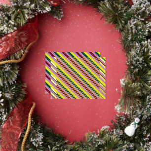 Postal Festiva Con Relieve Metalizado un patrón de rayas multicolores con puntos