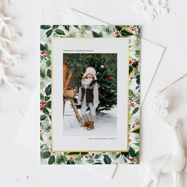 Postal Festiva Con Relieve Metalizado Winterberry con Navidades fotográficos de hojas va (Gold foil photo Christmas postcard featuring watercolor holly greenery.)