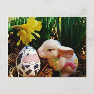 Postal Festiva Conejo de Pascua y huevo de vaca