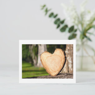 Postal Festiva corazón de madera