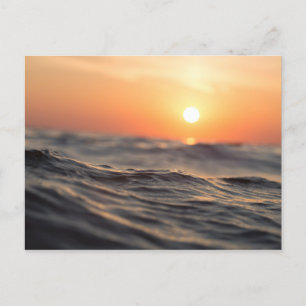 Postal Festiva Cuerpo de agua durante la hora dorada