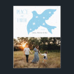 Postal Festiva Diseño de Navidades de Peace on Earth Dove<br><div class="desc">Diseño de Navidades de Peace on Earth Dove</div>