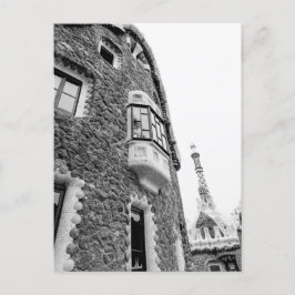 Postal Festiva Edificio Bnw en el Parque Güell de Barcelona