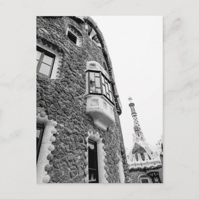 Postal Festiva Edificio Bnw en el Parque Güell de Barcelona (Anverso)