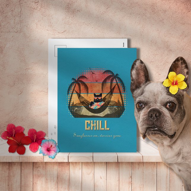 Postal Festiva El sueño de un gato tropical de Guay (Daydreaming Cool Cat's Tropical Escape Holiday Postcard)