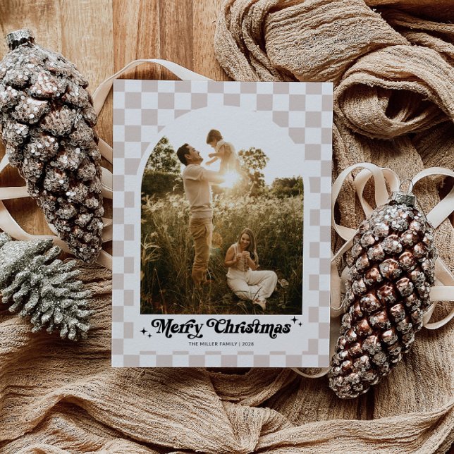 Postal Festiva Foto de arco de la familia retro bajo control (Retro Checkered Arch Family Photo Christmas Card)