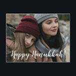 Postal Festiva Foto feliz de Hanukkah<br><div class="desc">Esta hermosa tarjeta de foto que dice "¡Feliz Hanukkah!" en la parte delantera y "Que la luz de Hanukkah llene tus corazones con paz y amor" en la parte de atrás traerá una sonrisa a la cara de cada receptor. Es un sentimiento cálido que afectará a los corazones y a...</div>