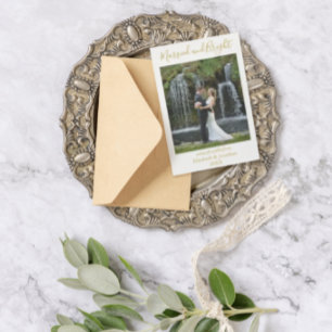 Postal Festiva Foto minimalista recién casada casada y brillante