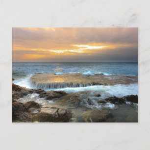 Postal Festiva fotografía aérea de la costa rocosa