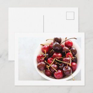 Postal Festiva Fotografía de Cerezas Rojas Frescas en un Tazón