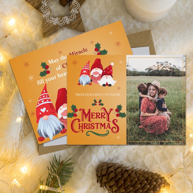 Postal Festiva Fotos del saludo de familia de los Navidades del G (Whimsical Gnome Christmas Family Greeting Photo Holiday Postcard)