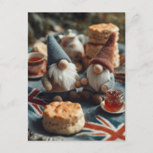 Postal Festiva Gnomes patrióticos disfrutando del té de la tarde
