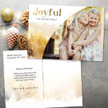 Postal Festiva Guión alegre de oro de moda con foto curva<br><div class="desc">Moda,  diseño moderno de vacaciones con elegante escritura personalizado "Joyful" en un estilo de gradiente dorado con una plantilla única de fotos curvada y sutiles acuarelas doradas estilo paisaje invernal. Atrás incluye gráficos complementarios y campos de texto adicionales.</div>