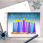 Postal Festiva Hanukkah Boho vela la paz turquesa luz de amor<br><div class="desc">"Paz, amor y luz". Un ilustracion juguetón, moderno y artístico de velas de patrón boho en una menorah te ayuda a iniciar las vacaciones de Hanukkah. Las velas azules variadas con motivos de Relieve metalizado falsos coloridos superponen un gradiente turquesa al fondo texturado blanco. En la parte posterior, escriba su...</div>