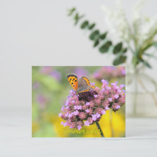 Postal Festiva Hermosa mariposa en flores