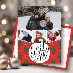 Postal Festiva Holly Jolly Fun Script Navidades Pine Tree Festivi<br><div class="desc">Holly Jolly Fun Script Navidades Pine Tree Festive Holiday Postcard. Envíe saludos y saludos cálidos de vacaciones a sus seres queridos con esta tarjeta de vacaciones festiva, linda y divertida que incluye cuatro de sus fotos familiares favoritas en un sencillo diseño de collage con la tipografía con letras a mano...</div>