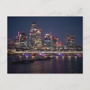 Postal Festiva Horizonte de Londres por la noche